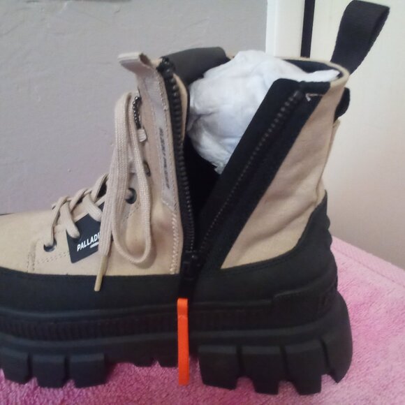 Palladium Boots - Picture 3 of 10